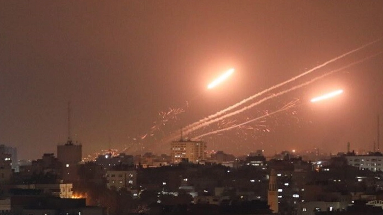 গাজা থেকে ইসরায়েলে রকেট হামলা
