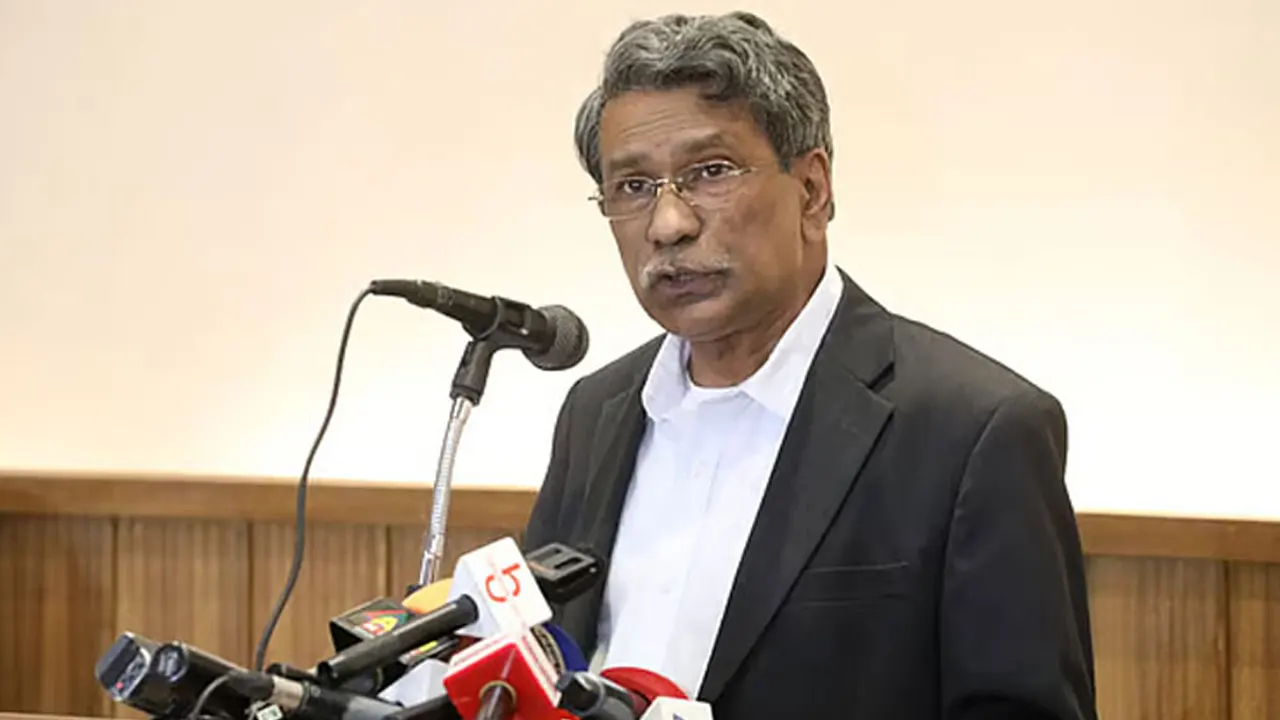 কোনো কিছু চাপিয়ে দিচ্ছে না ঐকমত্য কমিশন: আলী রীয়াজ